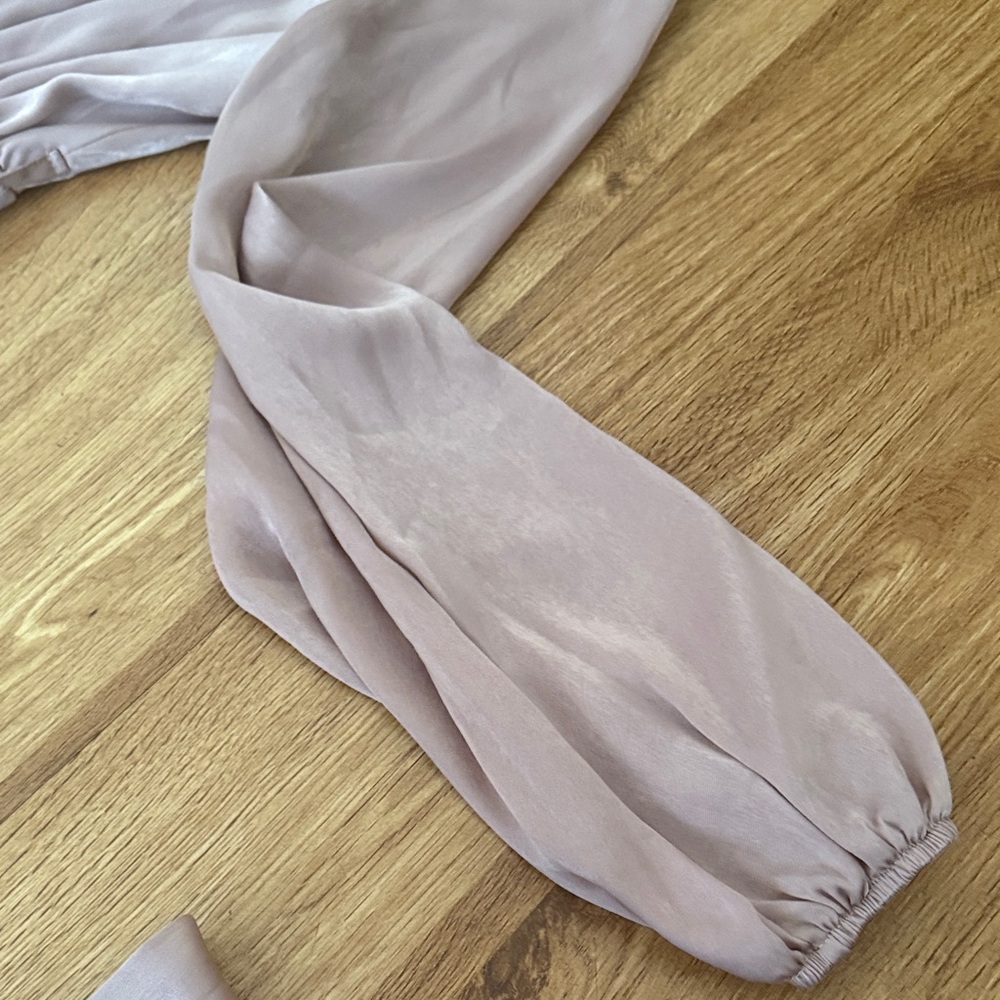 Chic Long Sleeve Dress in Soft Taupe - Picture 9 of 10